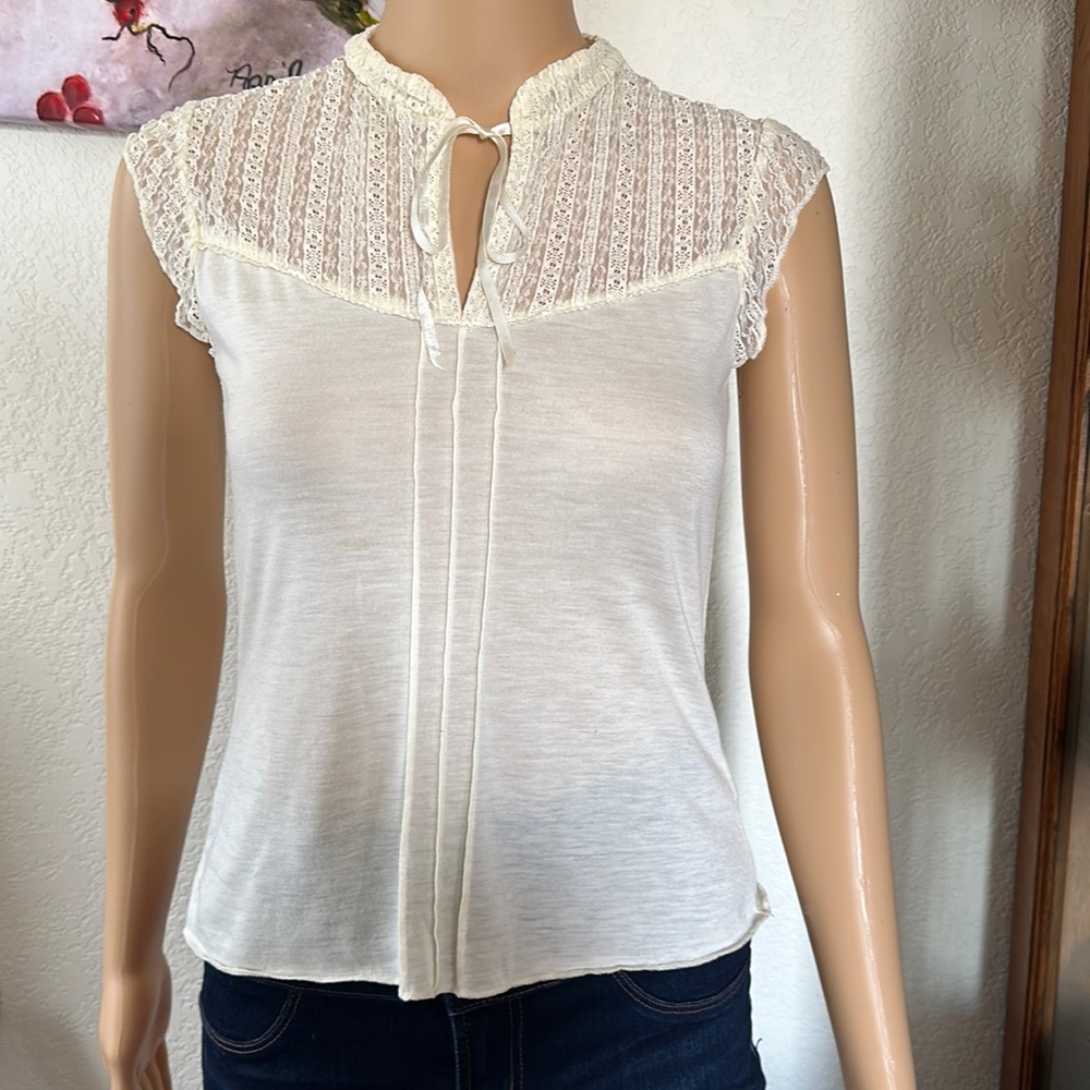 Early 2000’s l.e.i. Cream Top